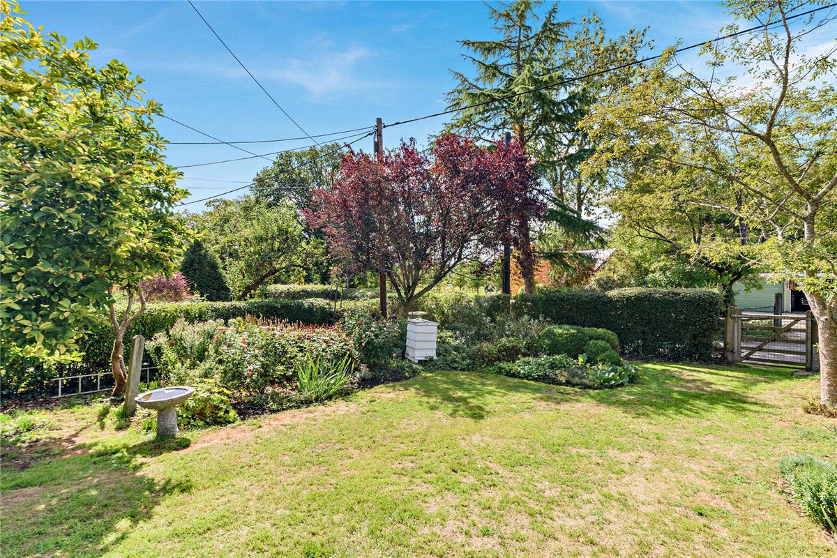 3 bedroom cottage, Hyde End Lane, Brimpton RG7 - Sold STC