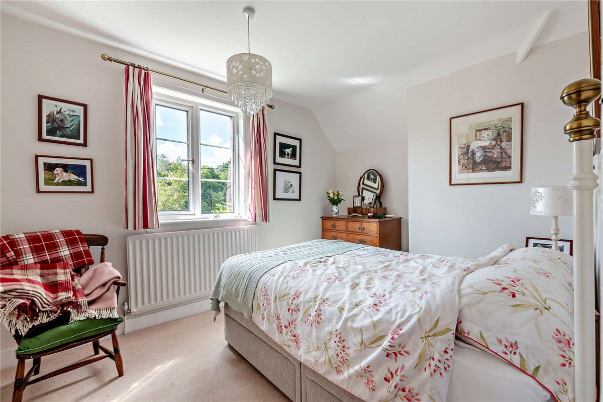 3 bedroom cottage, Hyde End Lane, Brimpton RG7 - Sold STC