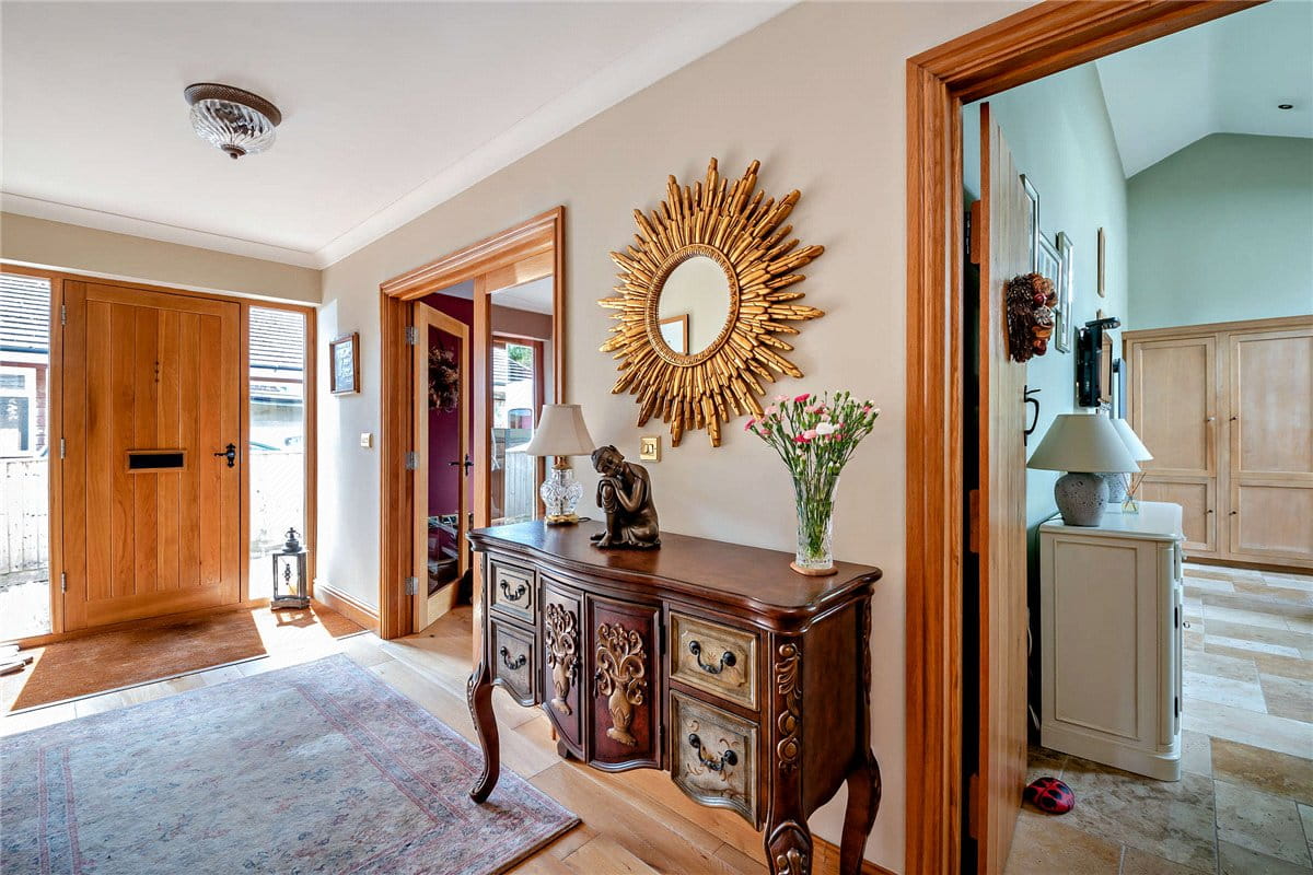 4 bedroom bungalow, Peasemore, Newbury RG20 - Available