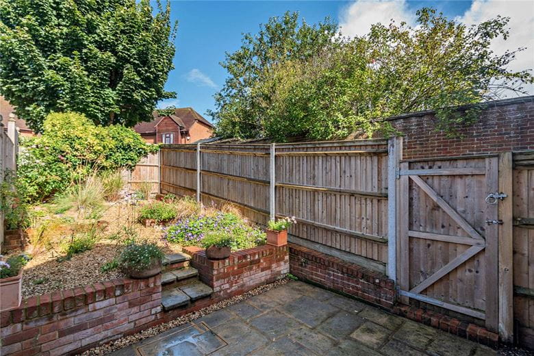 3 bedroom house, Phoenix Court, Kingsclere RG20 - Available