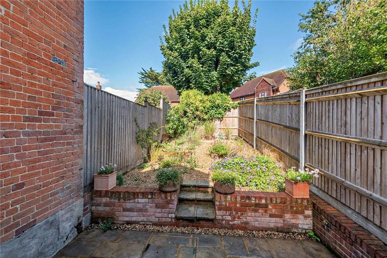 3 bedroom house, Phoenix Court, Kingsclere RG20 - Available