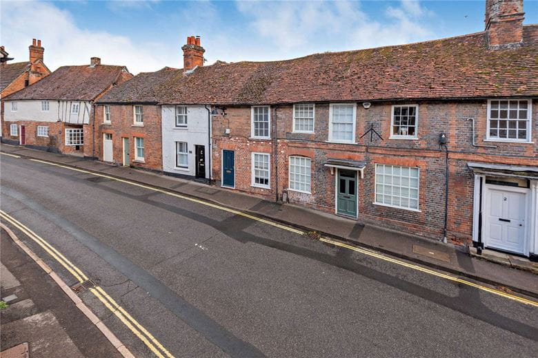3 bedroom house, Phoenix Court, Kingsclere RG20 - Available