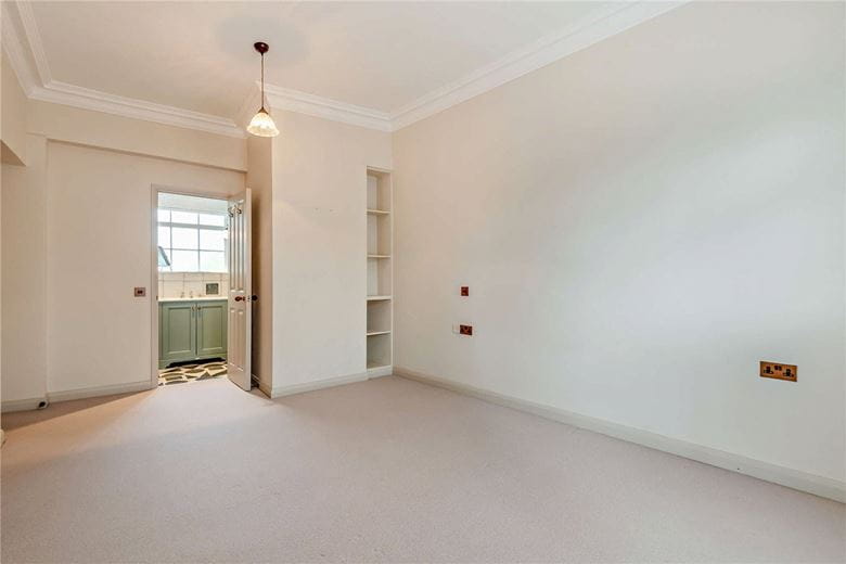 3 bedroom house, Phoenix Court, Kingsclere RG20 - Available