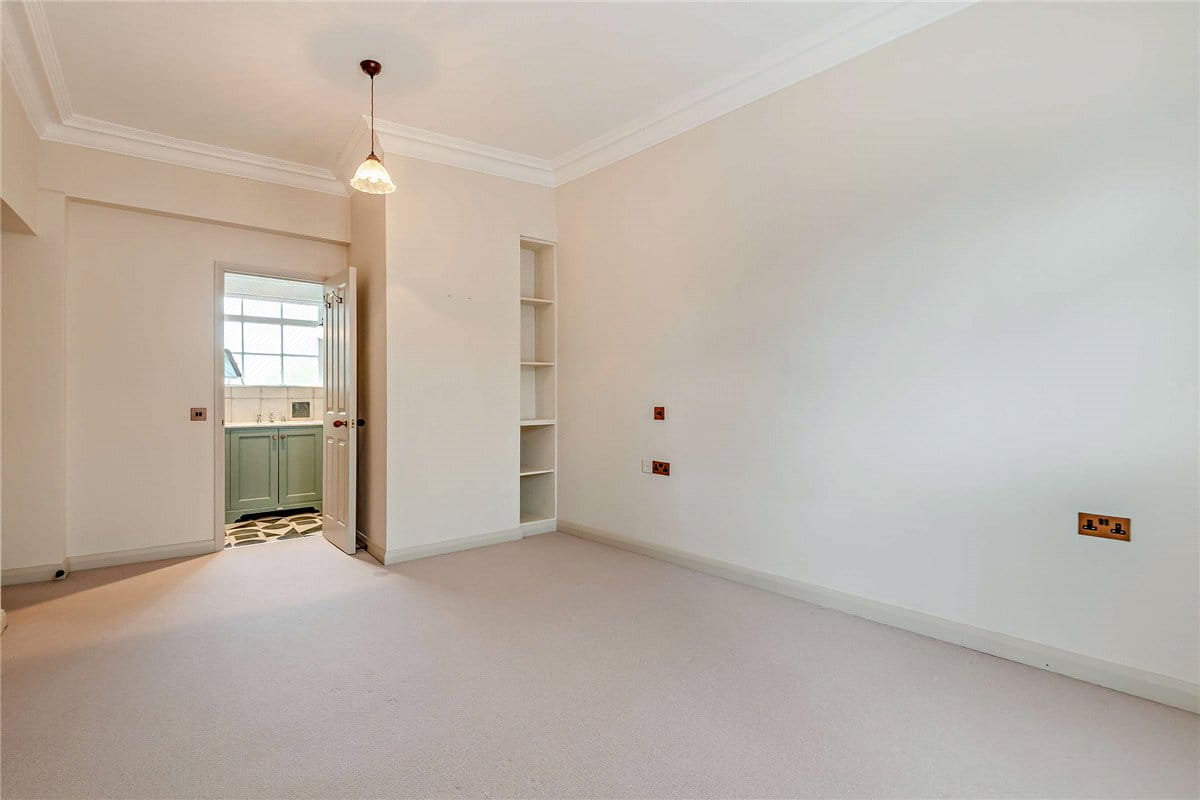 3 bedroom house, Phoenix Court, Kingsclere RG20 - Available