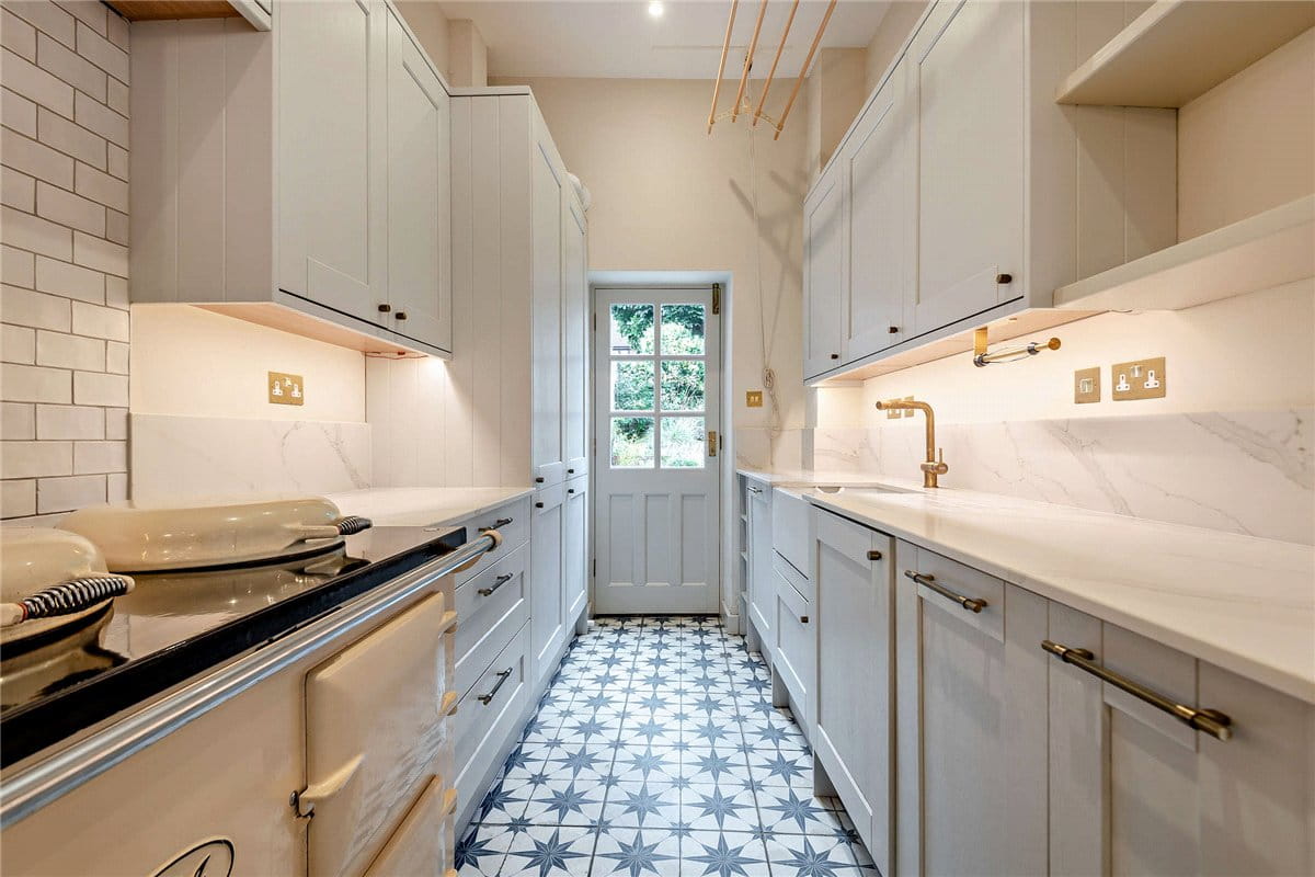 3 bedroom house, Phoenix Court, Kingsclere RG20 - Available