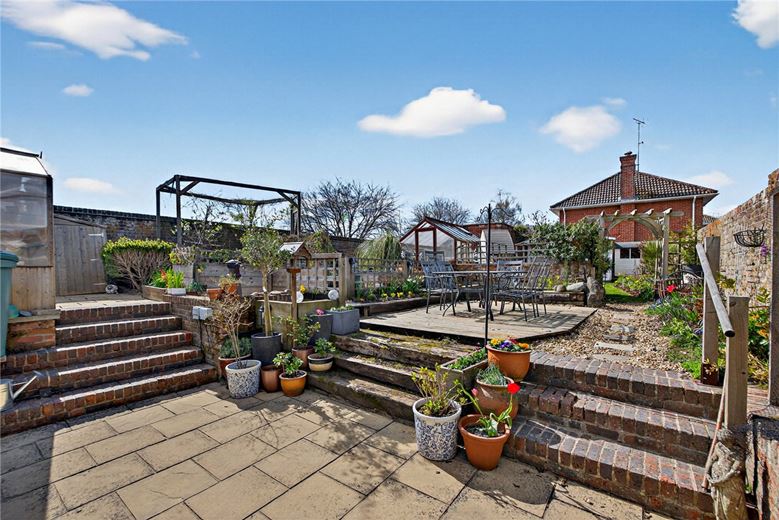 7 bedroom house, Bridge Street, Hungerford RG17 - Available
