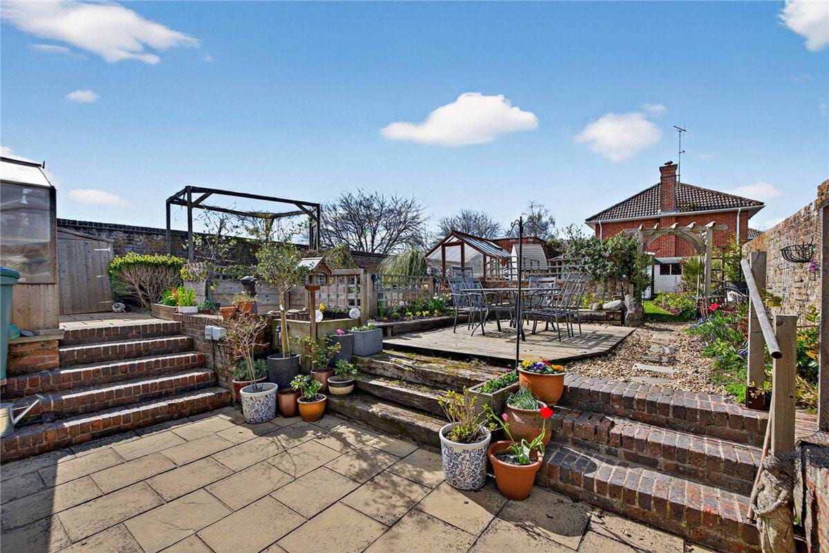 7 bedroom house, Bridge Street, Hungerford RG17 - Available