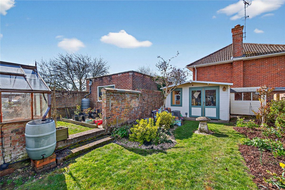 7 bedroom house, Bridge Street, Hungerford RG17 - Available