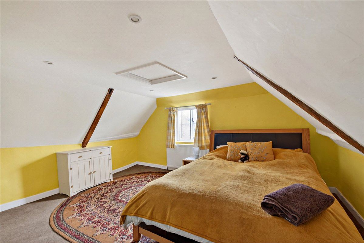 7 bedroom house, Bridge Street, Hungerford RG17 - Available