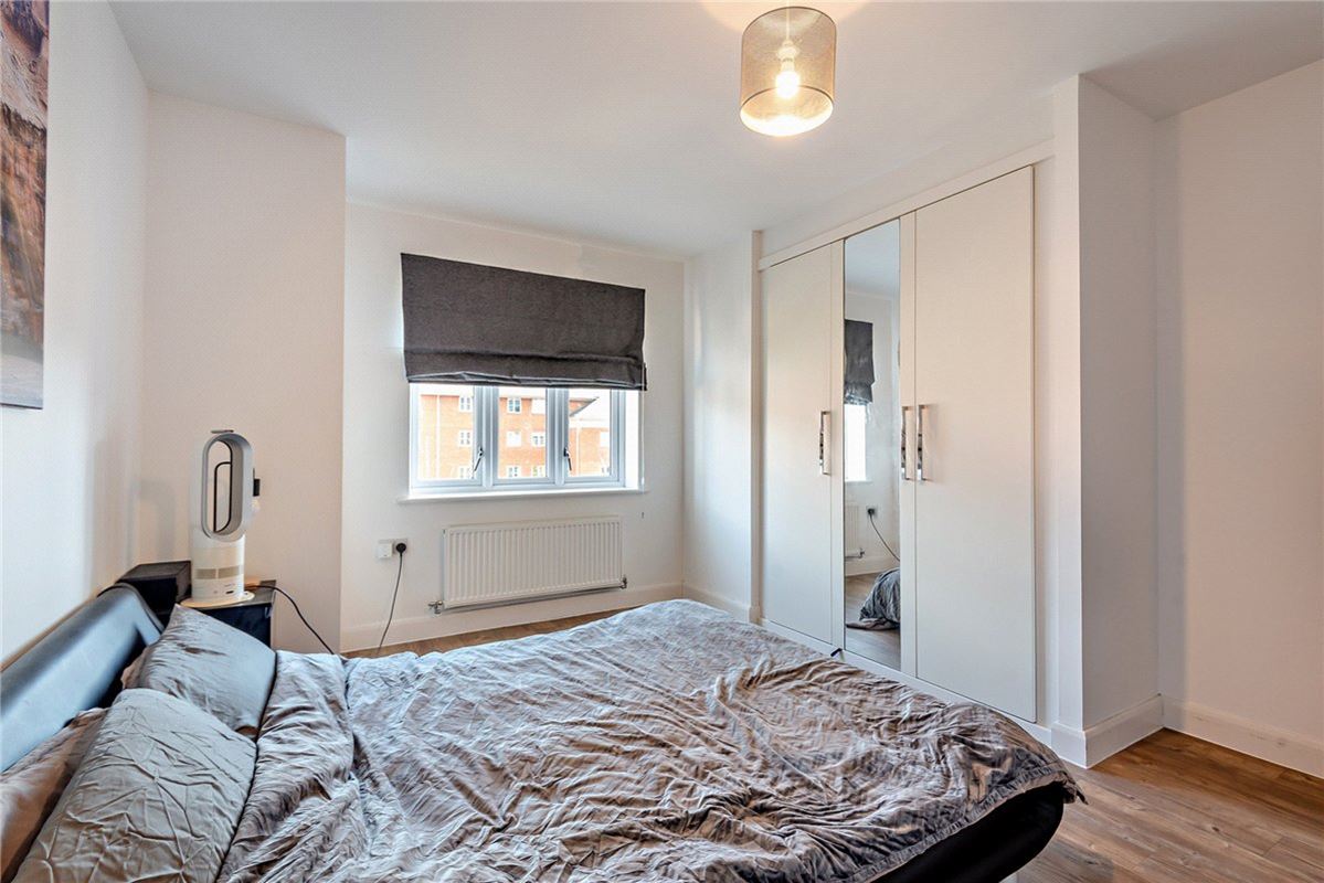 2 bedroom flat, Carpenters Close, Newbury RG14 - Available