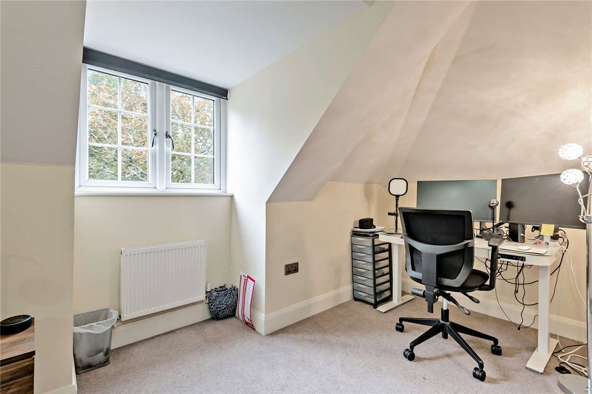 2 bedroom flat, The Dolmans, Shaw RG14 - Available