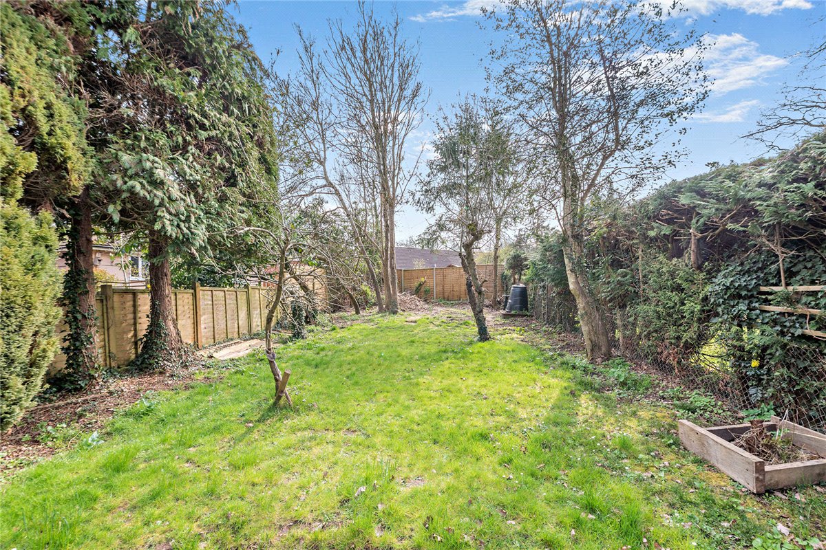 4 bedroom house, Bartlemy Close, Newbury RG14 - Available
