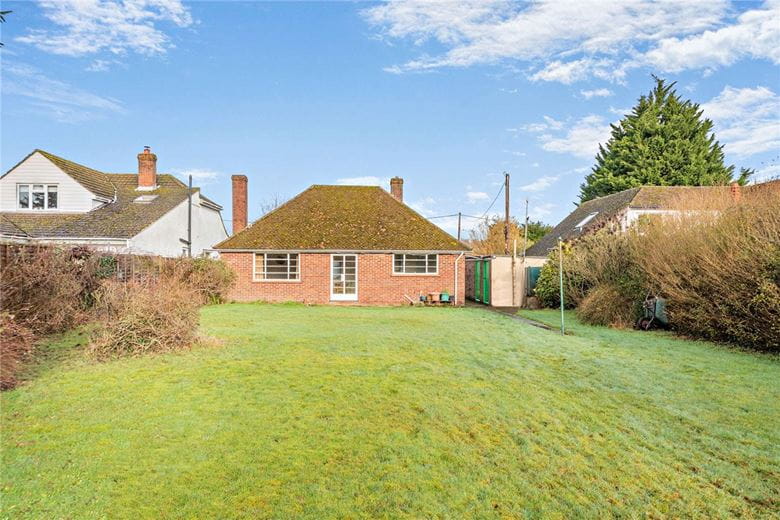2 bedroom bungalow, Crookham Common Road, Crookham RG19 - Available