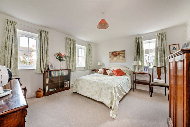 4 bedroom house, Heathfields, Chieveley RG20 - Available