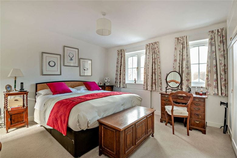 4 bedroom house, Heathfields, Chieveley RG20 - Available