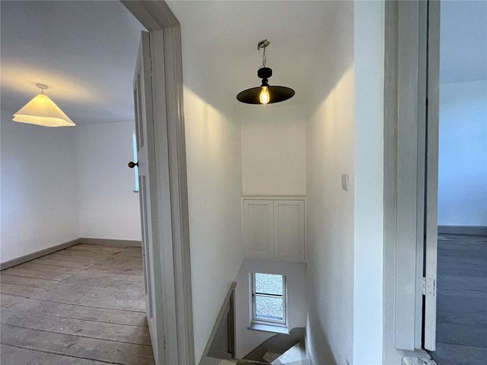 3 bedroom cottage, Enborne Street, Enborne RG14 - Available