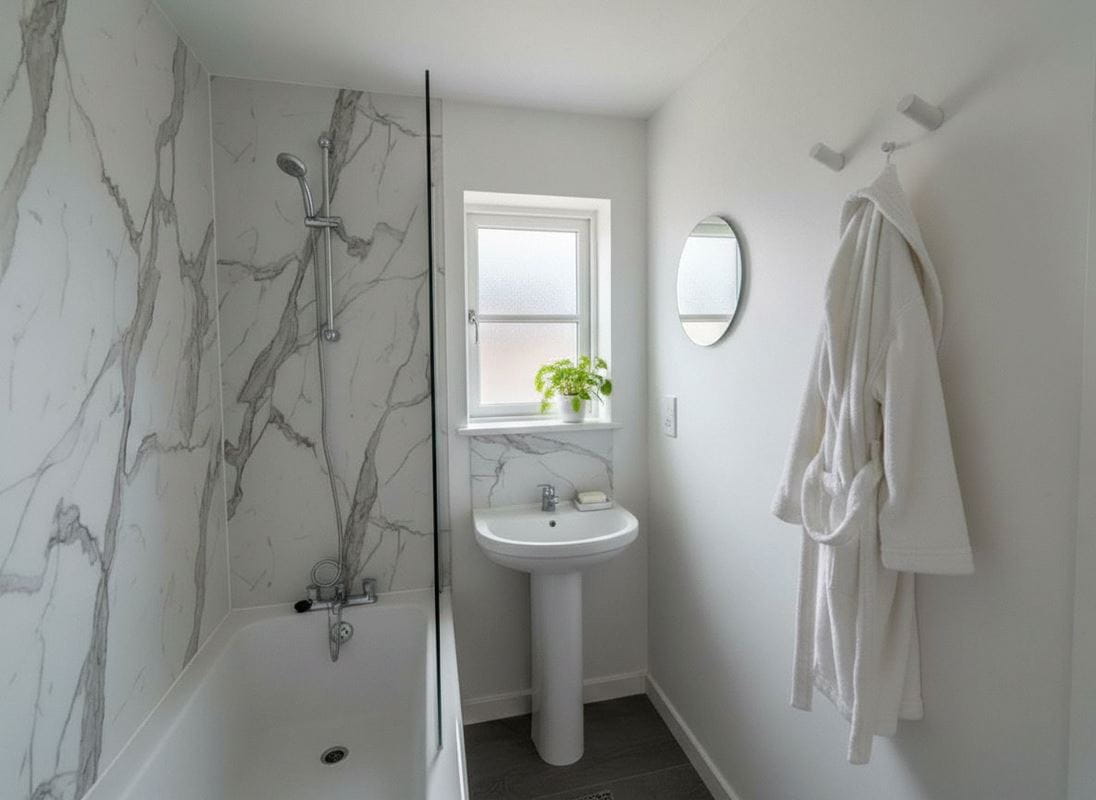 3 bedroom cottage, Enborne Street, Enborne RG14 - Available