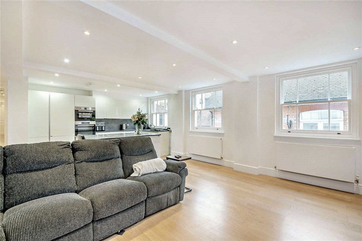 2 bedroom flat, Northbrook Street, Newbury RG14 - Available