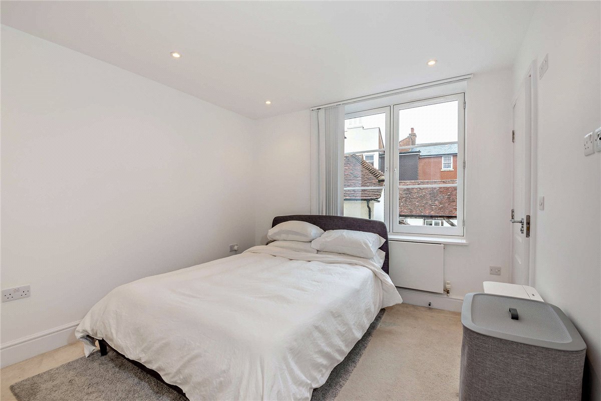 2 bedroom flat, Northbrook Street, Newbury RG14 - Available
