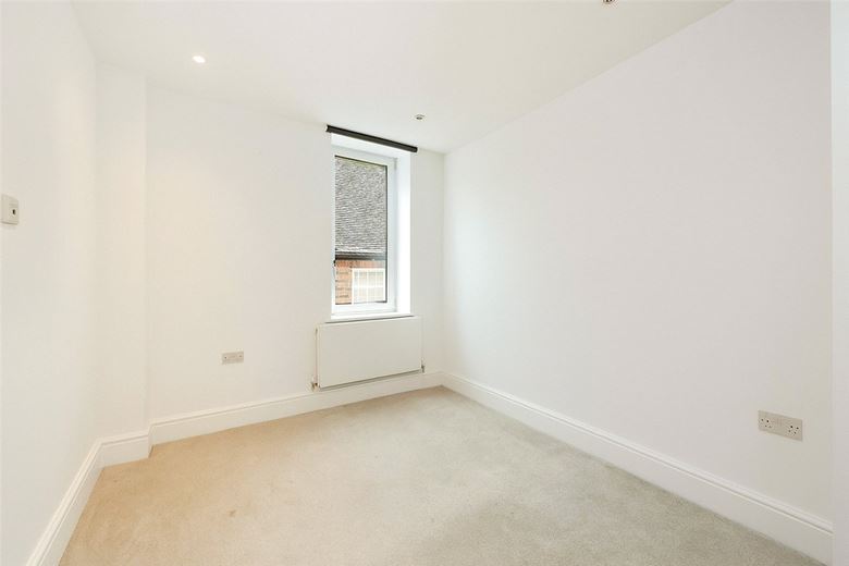 2 bedroom flat, Northbrook Street, Newbury RG14 - Available