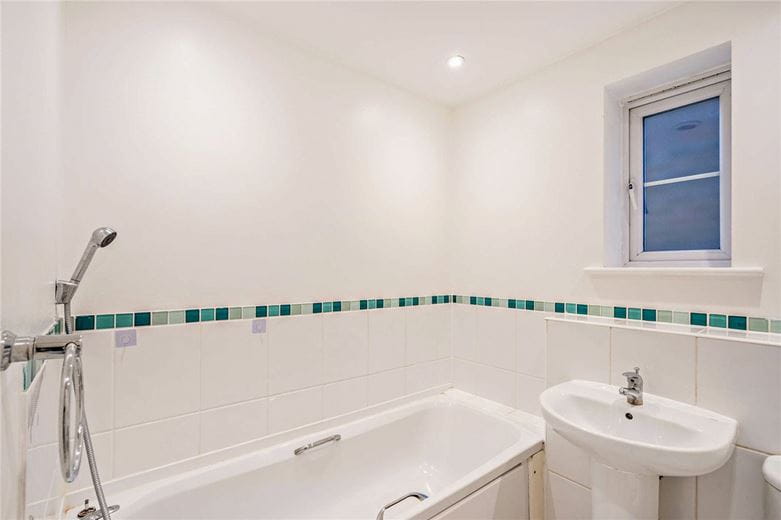 2 bedroom house, Redfinch Mews, Thatcham RG19 - Sold STC