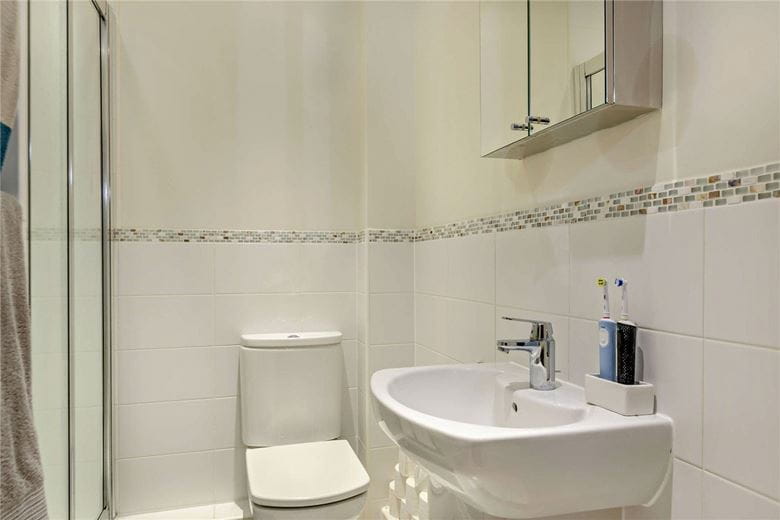 2 bedroom flat, West Street, Newbury RG14 - Available