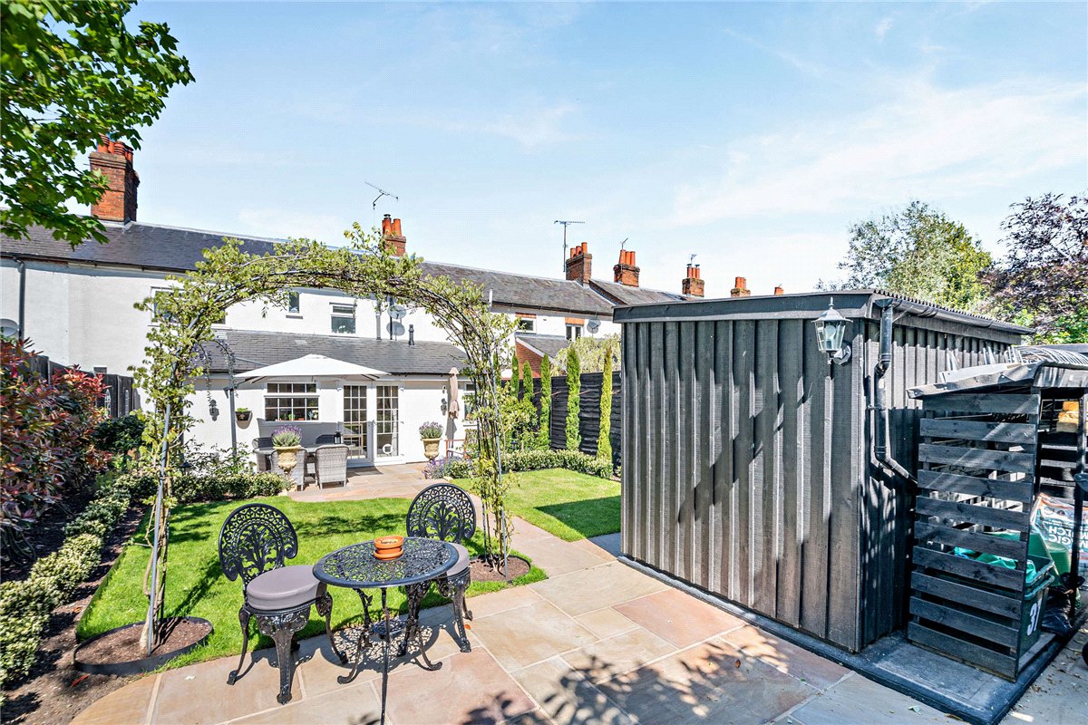 3 bedroom house, Shaw Road, Newbury RG14 - Available