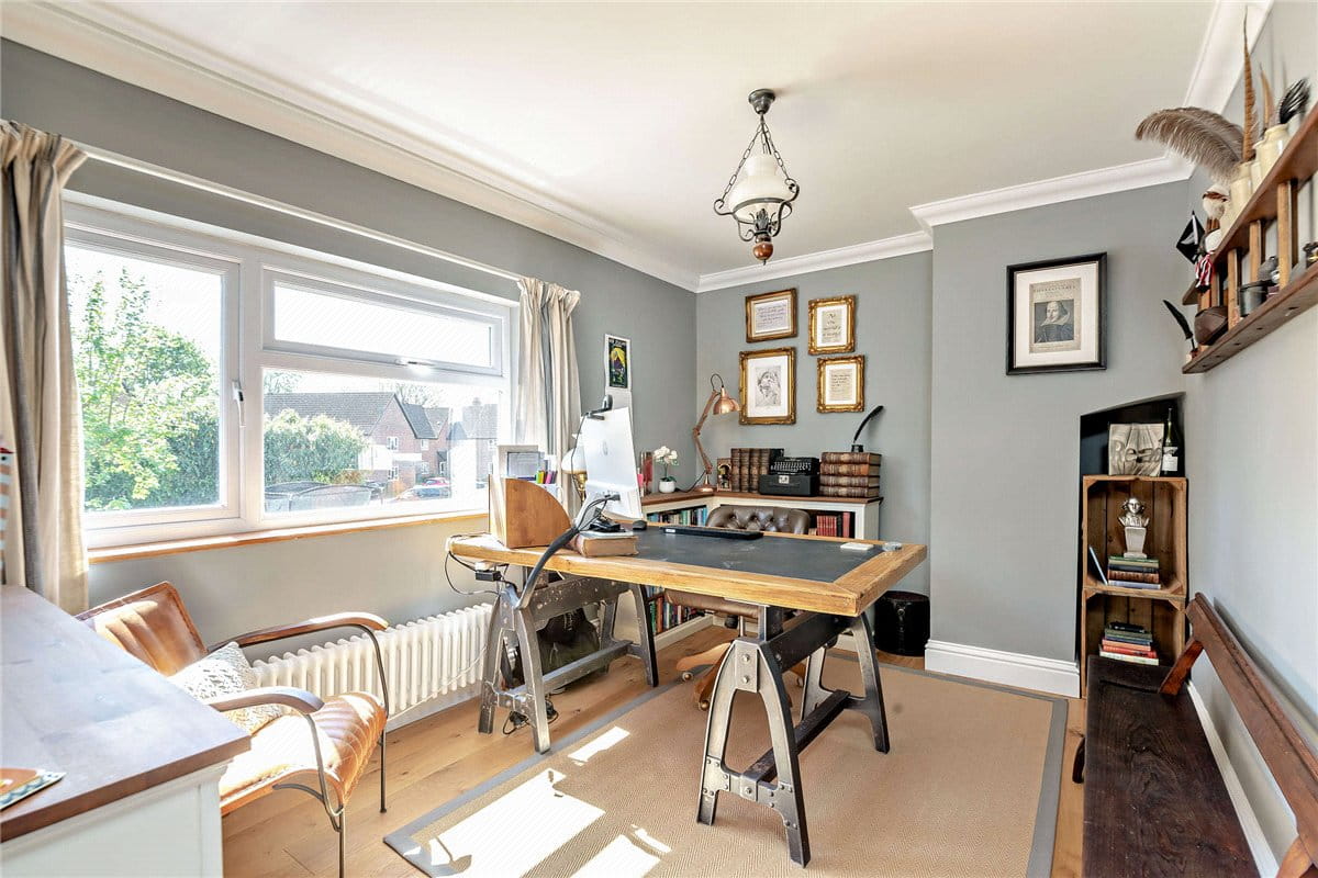 3 bedroom house, Shaw Road, Newbury RG14 - Available