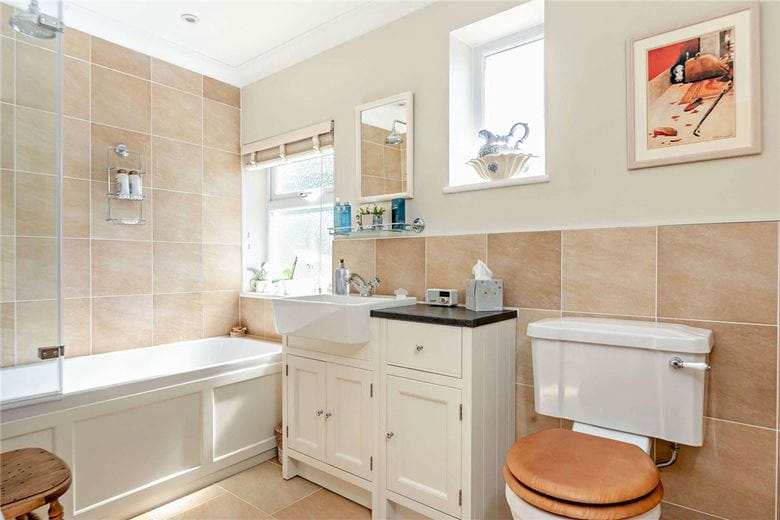 3 bedroom house, Shaw Road, Newbury RG14 - Available