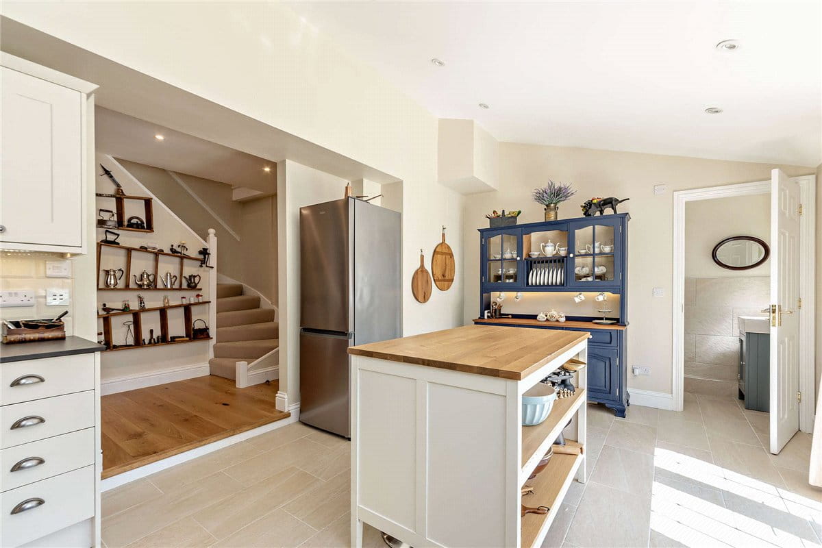 3 bedroom house, Shaw Road, Newbury RG14 - Available