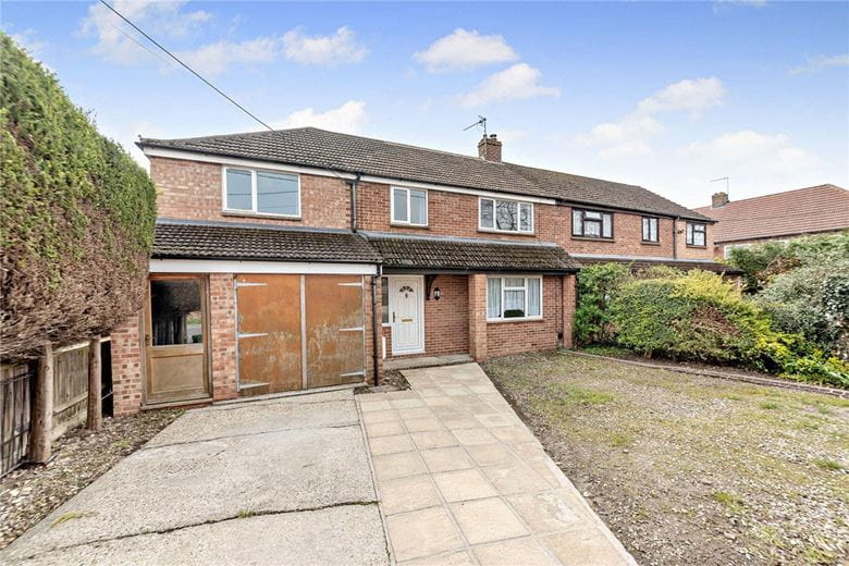 4 bedroom house, Sagecroft Road, Thatcham RG18 - Available