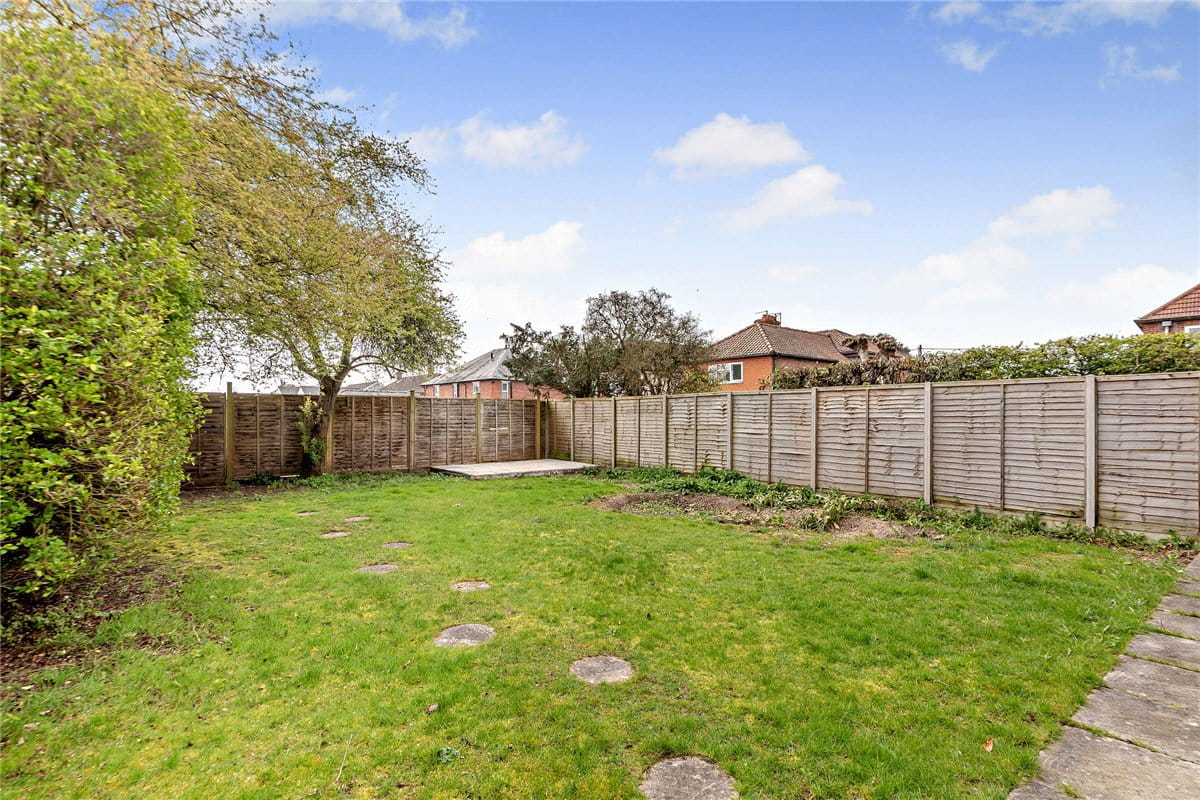 4 bedroom house, Sagecroft Road, Thatcham RG18 - Available