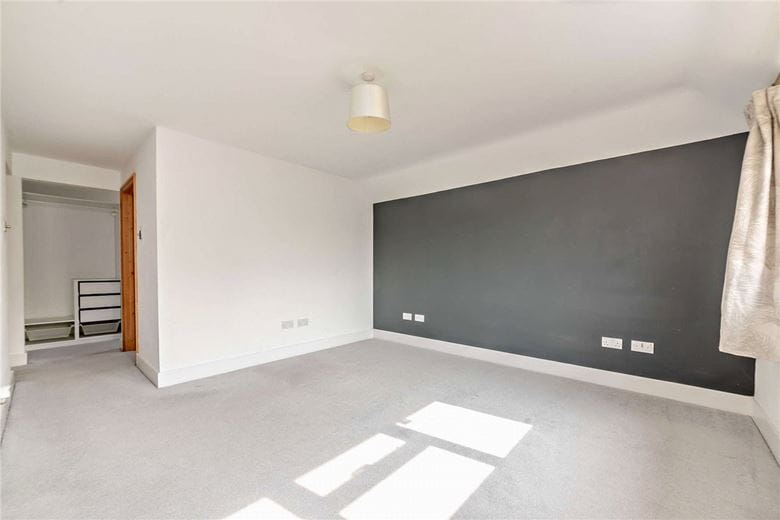 4 bedroom house, Sagecroft Road, Thatcham RG18 - Available