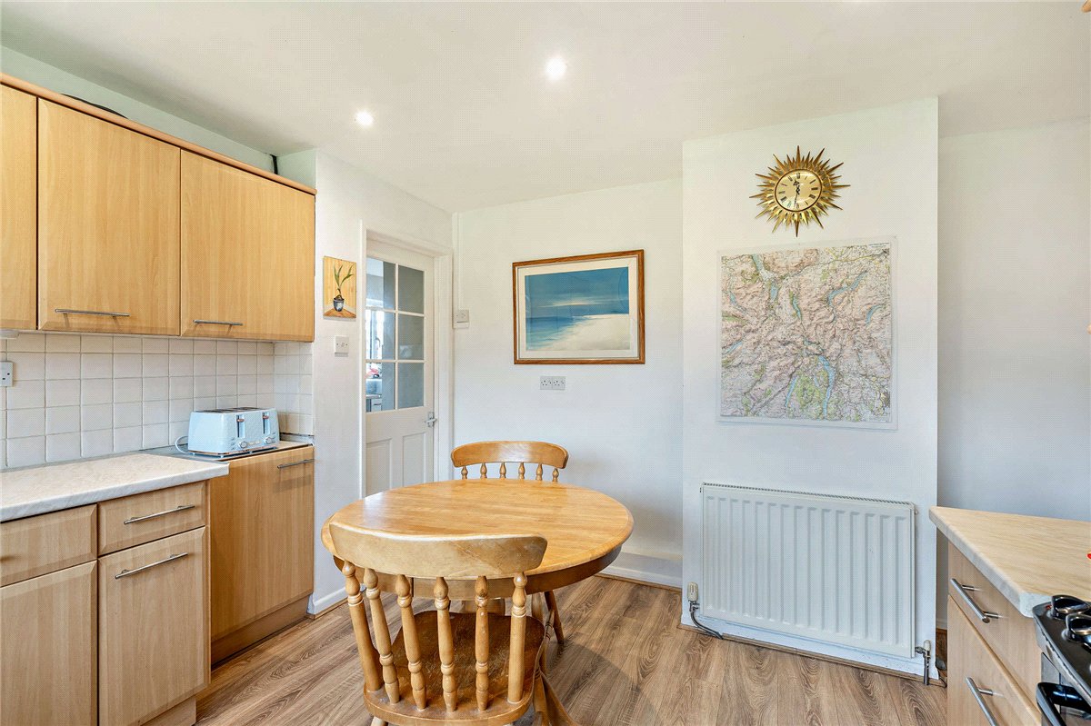 3 bedroom bungalow, Downs Close, Eastbury RG17 - Available