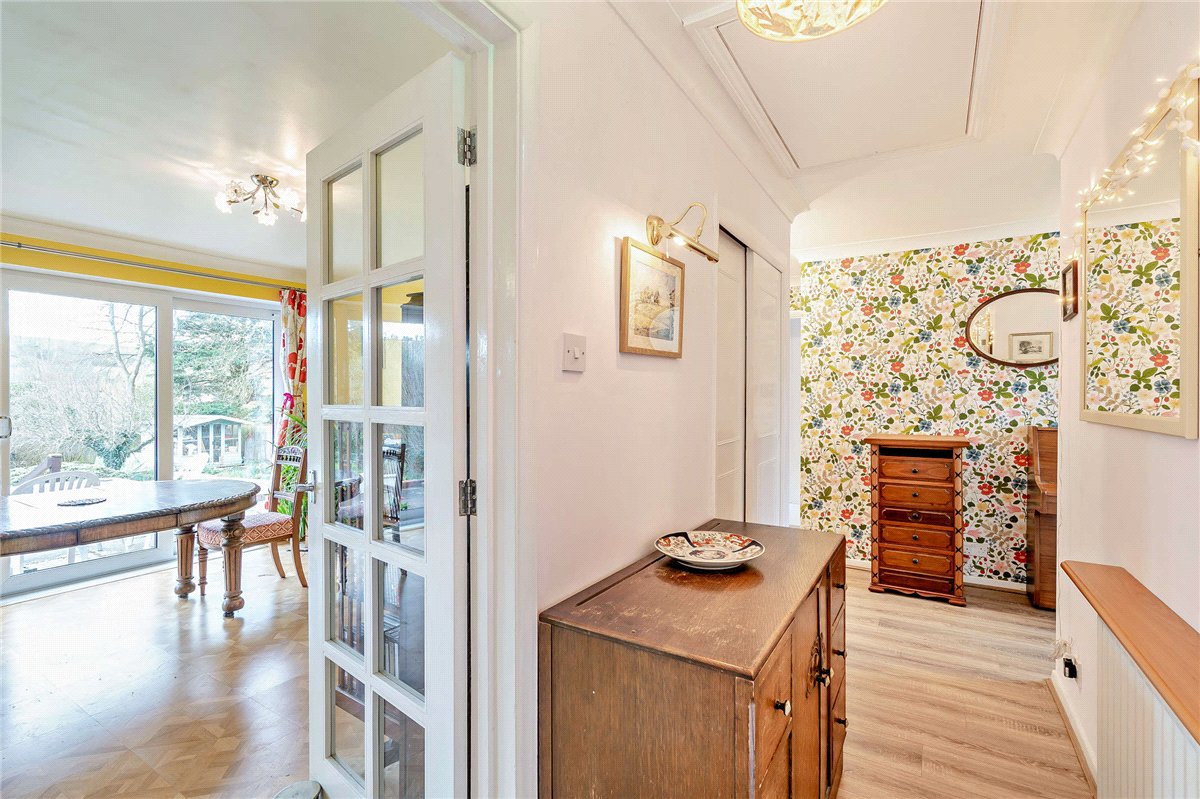 3 bedroom bungalow, Downs Close, Eastbury RG17 - Available