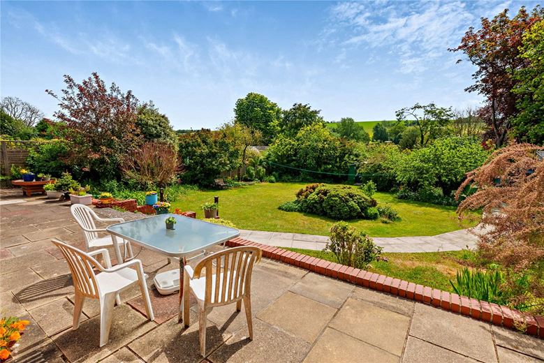 3 bedroom bungalow, Downs Close, Eastbury RG17 - Available
