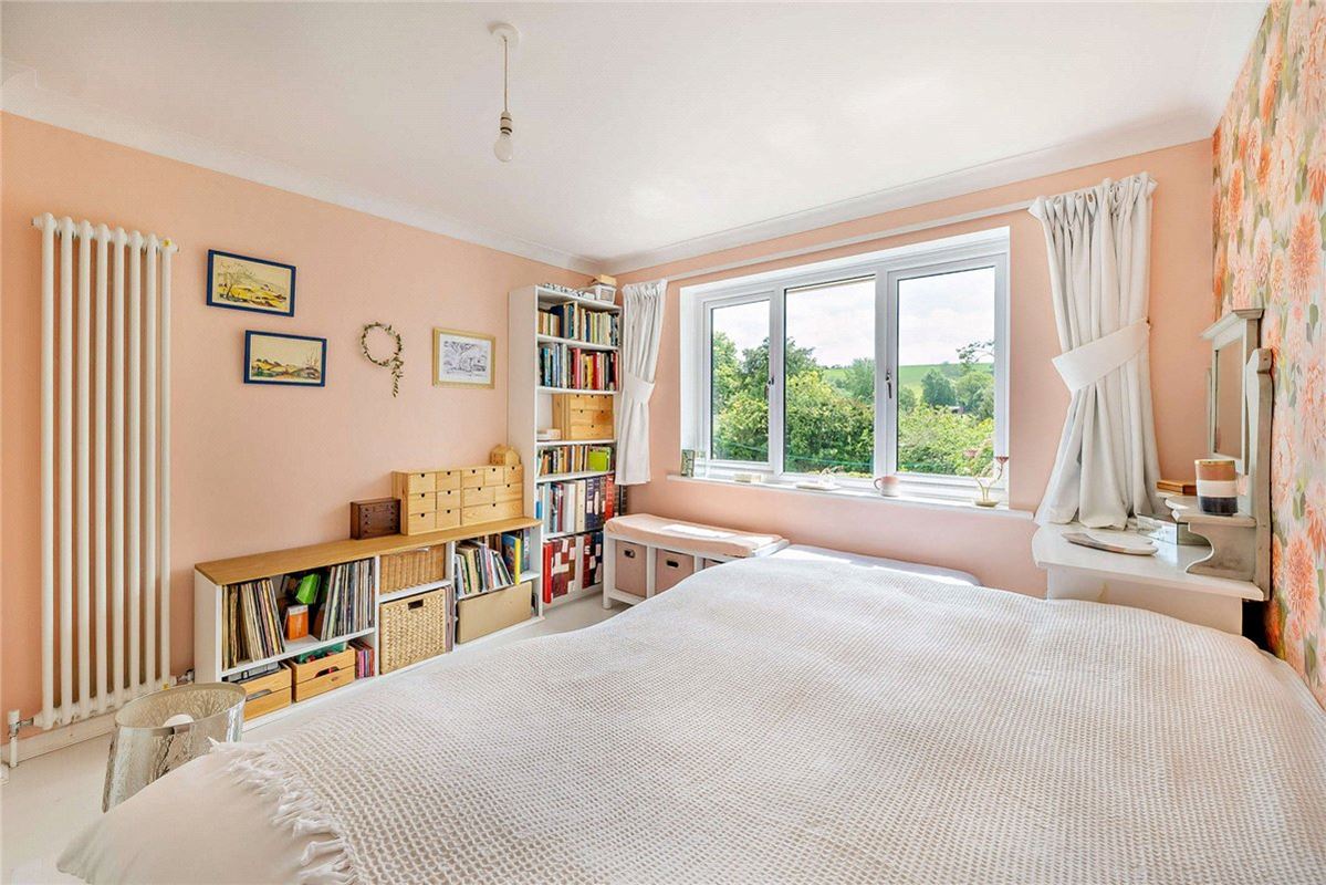 3 bedroom bungalow, Downs Close, Eastbury RG17 - Available