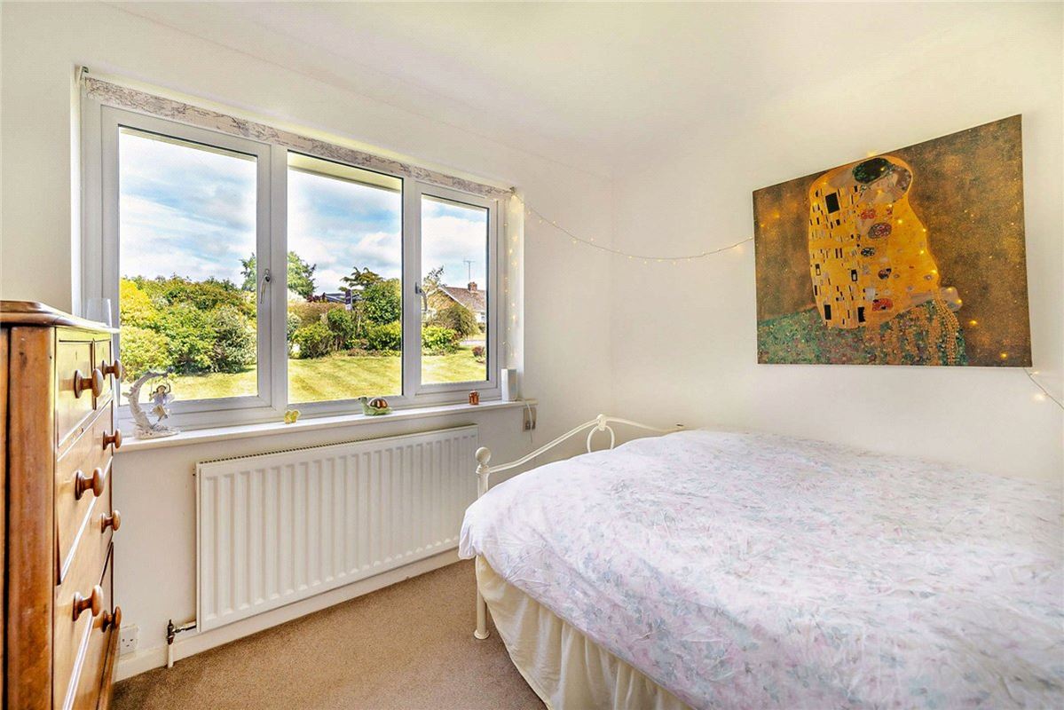 3 bedroom bungalow, Downs Close, Eastbury RG17 - Available
