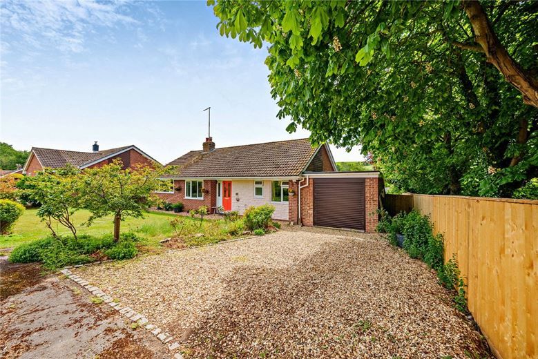 3 bedroom bungalow, Downs Close, Eastbury RG17 - Available