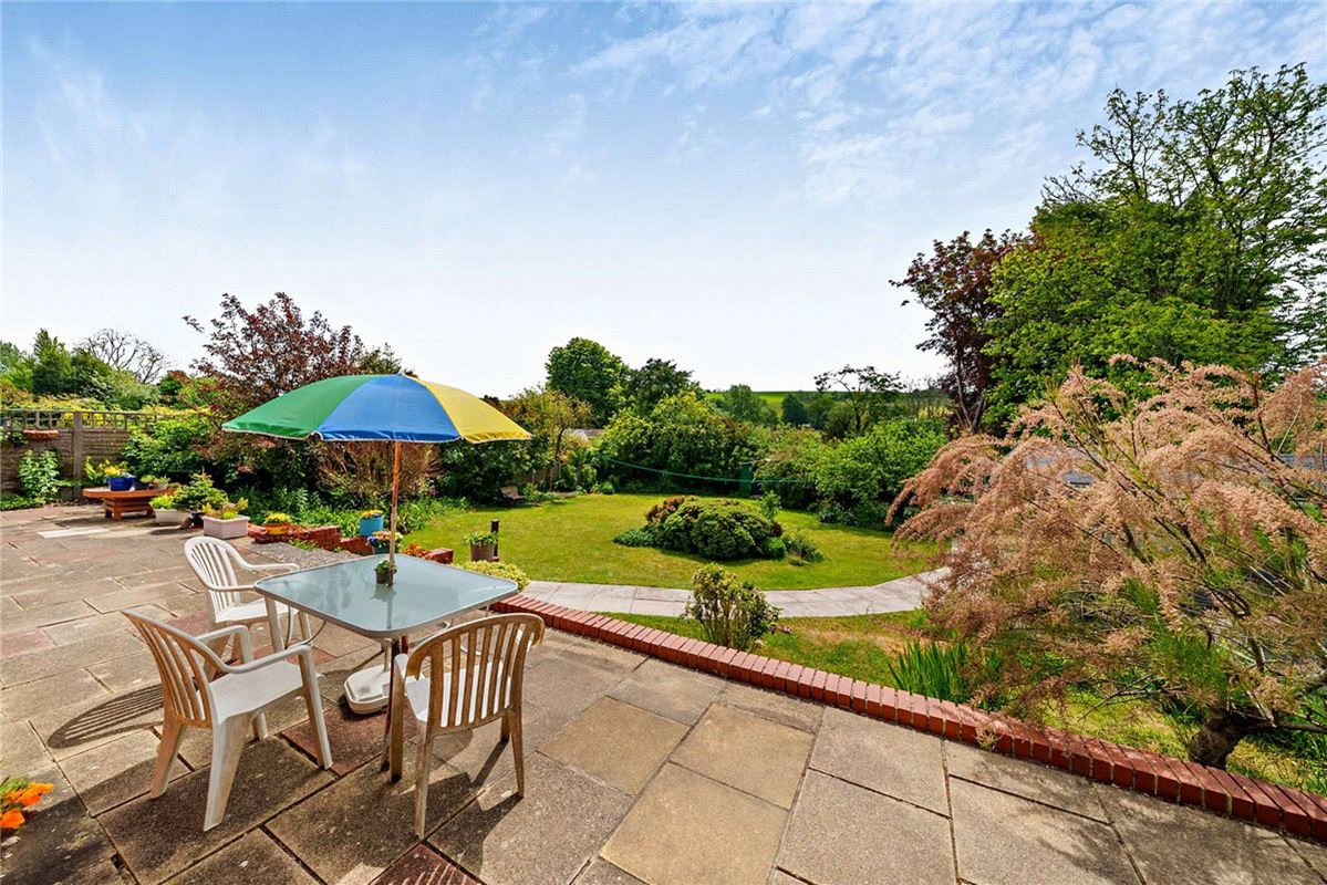 3 bedroom bungalow, Downs Close, Eastbury RG17 - Available