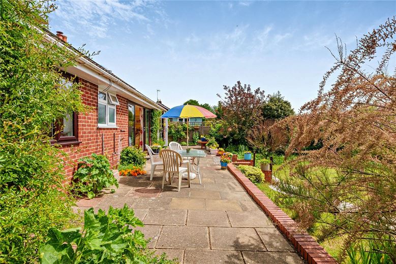 3 bedroom bungalow, Downs Close, Eastbury RG17 - Available
