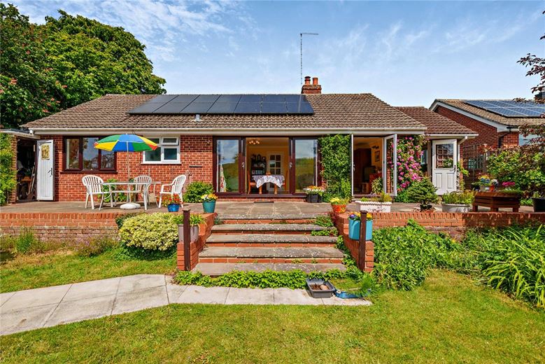 3 bedroom bungalow, Downs Close, Eastbury RG17 - Available