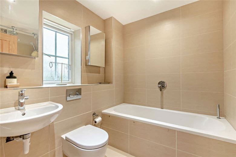 5 bedroom house, Spring Gardens, Newbury RG20 - Available