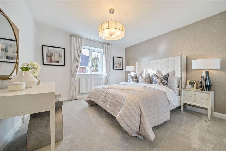 4 bedroom house, Princess Gardens, Bishops Green RG20 - Available