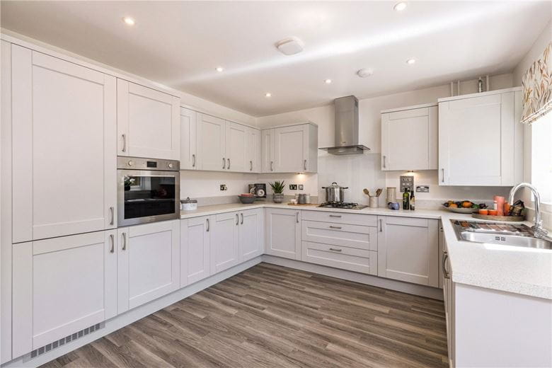 3 bedroom house, Princess Gardens, Bishops Green RG20 - Available