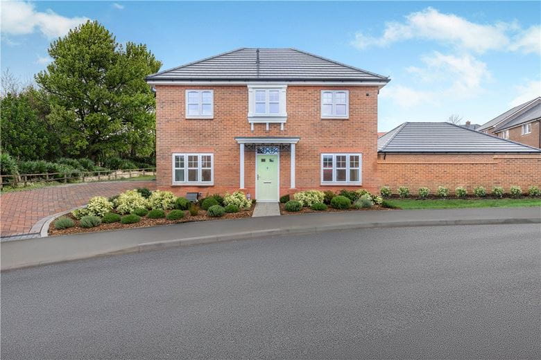 3 bedroom house, Princess Gardens, Bishops Green RG20 - Available