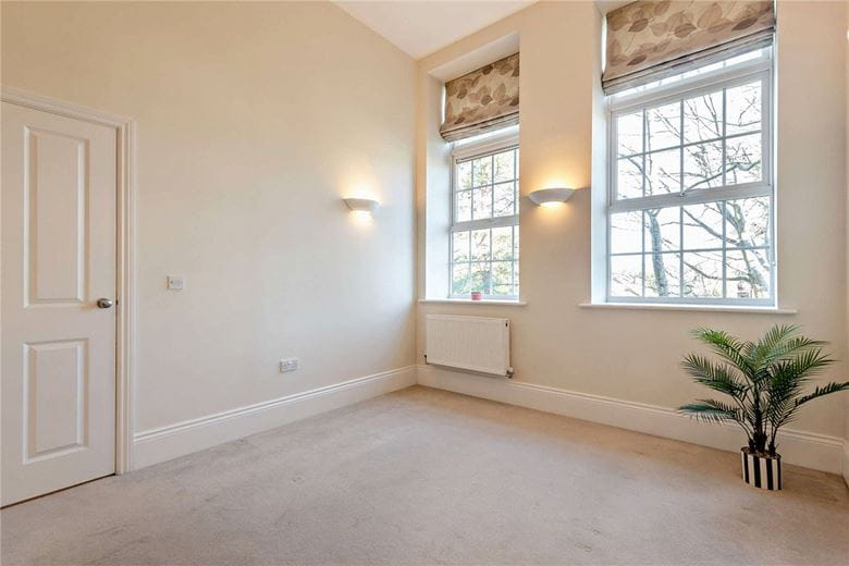 1 bedroom flat, Ireland Drive, Newbury RG14 - Available
