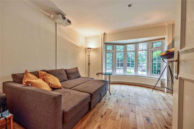 5 bedroom house, Andover Road, Newbury RG14 - Available