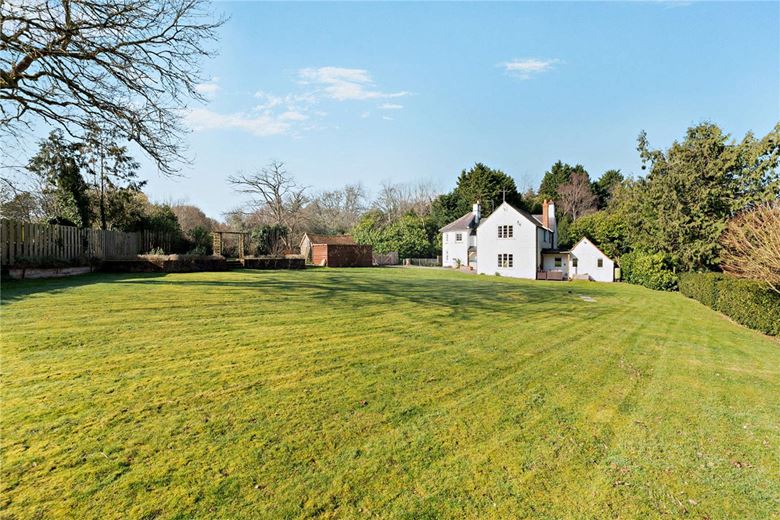 5 bedroom house, Burys Bank Road, Crookham Common RG19 - Available