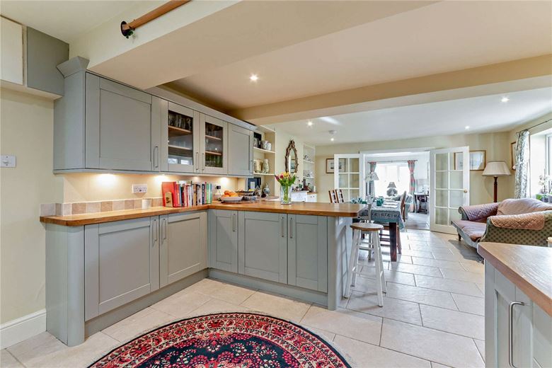 5 bedroom house, Burys Bank Road, Crookham Common RG19 - Available